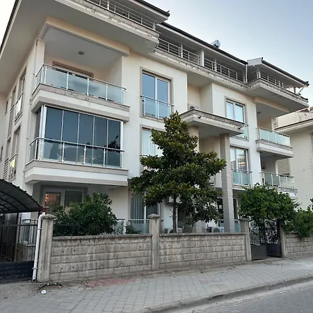 A Spacious, Comfortable And Cozy Close To The Center Of Apartment *