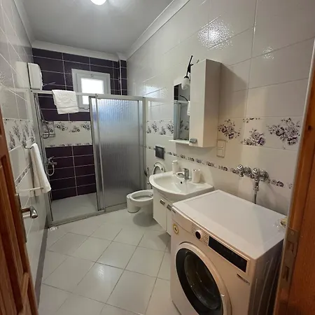 A Spacious, Comfortable And Cozy Close To The Center Of Apartment *