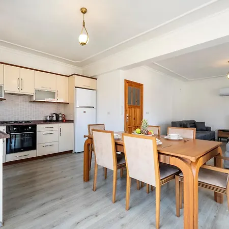 A Spacious, Comfortable And Cozy Close To The Center Of Apartment